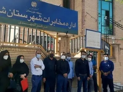 کارکنان شرکتی مخابرات خوزستان: برای انجام کارهای شخصی هم اجازه‌ی ورود به اداره را نداریم
