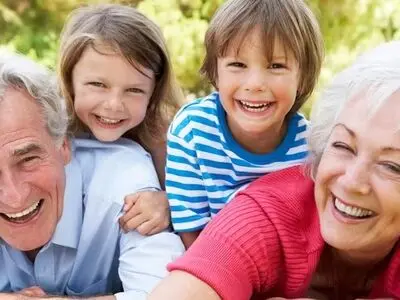مادربزرگ و پدربزرگ ها چه نقش و جایگاهی در خانواده و تربیت فرزندان دارند؟