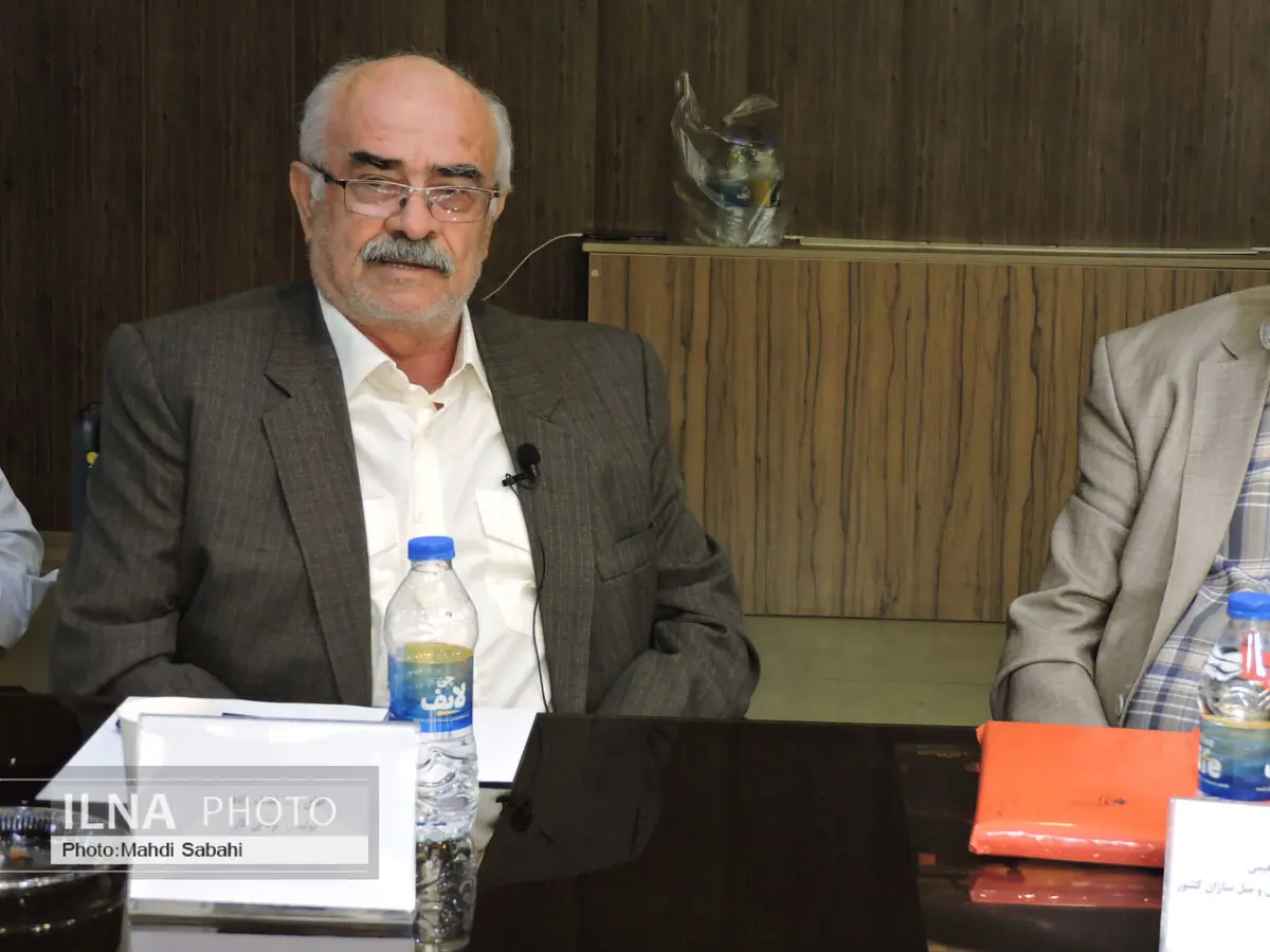 تولیدکنندگان صنعت مبلمان بدون امکانات رفاهی و بهداشتی در شهرک صنعتی خاوران + فیلم