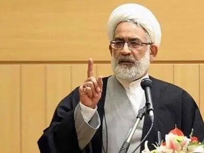 همه می‌دانند که عدم پذیرش استعفای نجفی سیاسی است
