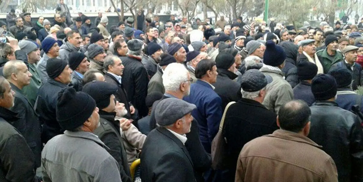 تجمع بازنشستگان فولاد اصفهان مقابل ساختمان استانداری