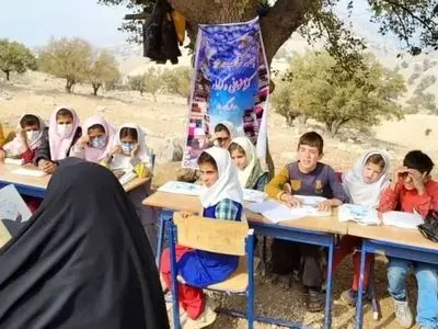 جشن کتاب در منطقه عشایری آبید بویر شهرستان اندیکا برگزار شد 