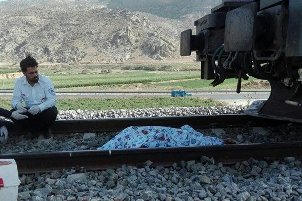 کشته شدن دختر هفت ساله بر اثر برخورد با قطار در قزوین 