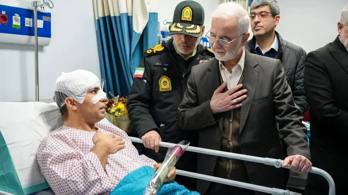 عیادت وزیر کشور از مجروحان حوادث تروریستی آمریکایی صهیونیستی