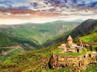 تورهای گردشگری به ارمنستان و آنتالیا