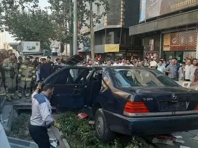 تصادف خودروی تشریفات در تهران 3 مصدوم بر جای گذاشت/سرعت غیرمجاز علت اصلی حادثه