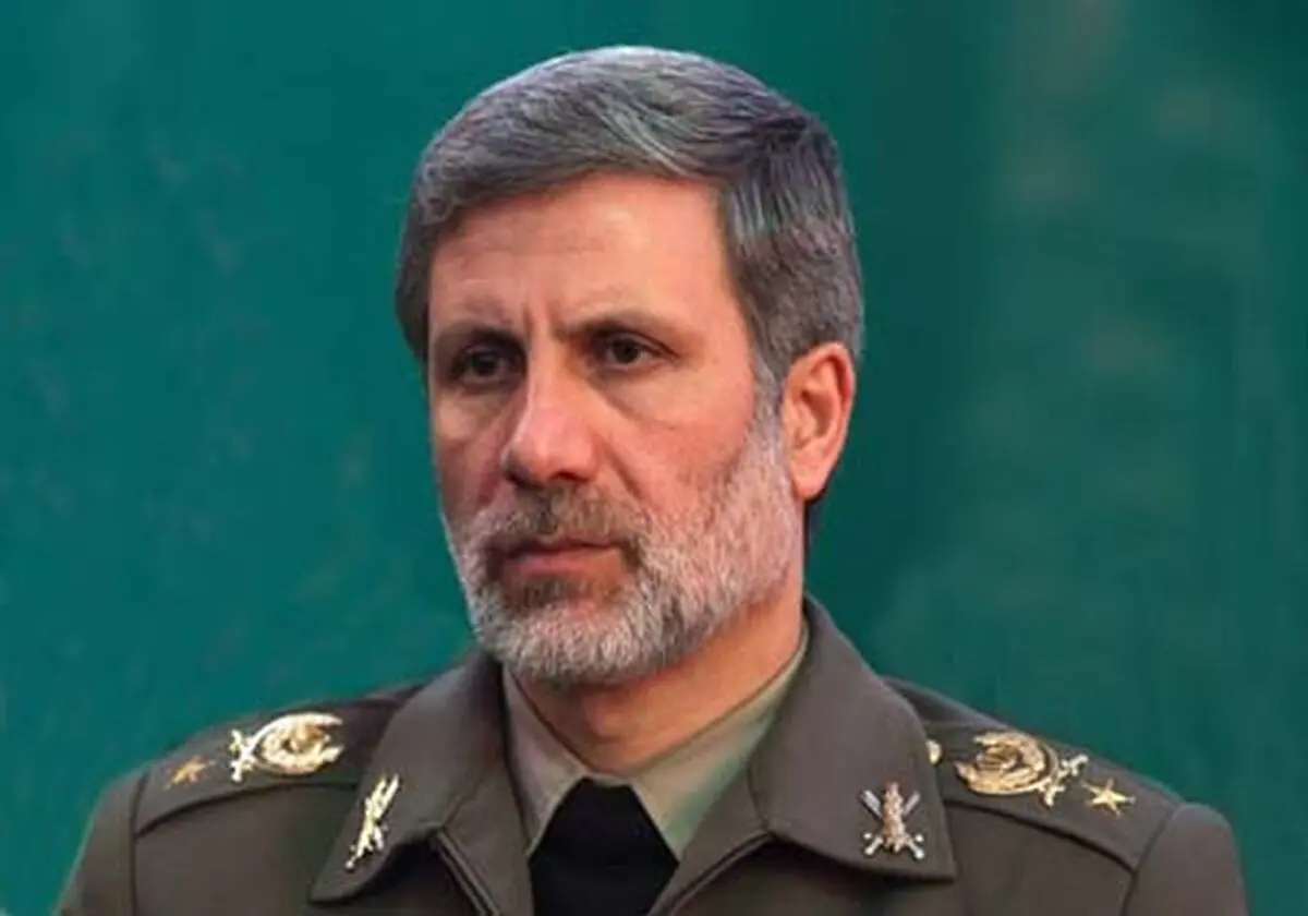 وزیر دفاع و پشتیبانی نیروهای مسلح وارد لرستان شد
