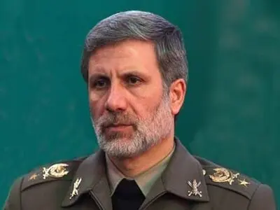 وزیر دفاع و پشتیبانی نیروهای مسلح وارد لرستان شد
