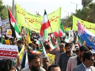 راهپیمایی ۱۳ آبان در بندرعباس برگزار شد+فیلم