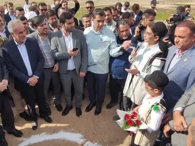 ساخت نیروگاه خورشیدی ۲۰۰ مگاواتی گتوند کلید خورد/از ابراز نگرانی روز گذشته وزیر در تامین برق تابستانه تا وعده رفع ناترازی برق تا پایان سال