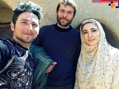 مینا ساداتی با تیپ متفاوت در کنار بابک حمیدیان