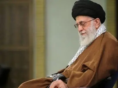 قائد الثورة یبلغ الخطوط العامة لنظام التشریع فی البلاد