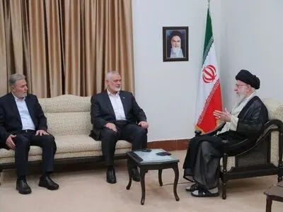 Palestinian Resistance leaders meet Leader of Islamic Rev.