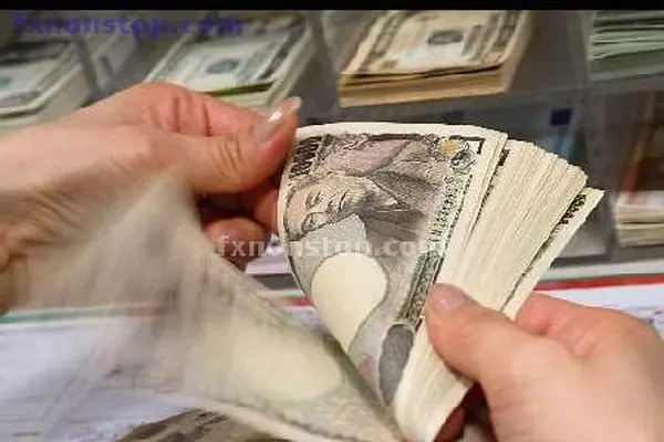 قیمت دلار و یورو در مرکز مبادله ایران؛ دوشنبه ۲۱ خرداد