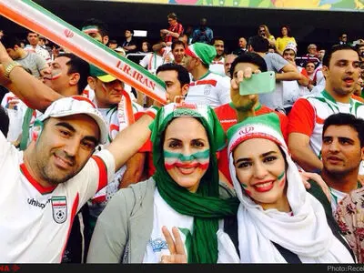 فدراسیون فوتبال هیچ هنرمندی را روسیه نمی‌برد/تیم امنیتی روس‌ها اجازه حضور هنرمندان در کنار تیم ملی را نمی‌دهد