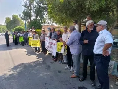 تجمع بازنشستگان تامین اجتماعی در چند شهر/ مستمری شایسته و درمان رایگان نداریم