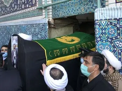 مراسم وداع با پیکر آیت الله مصباح یزدی در حرم مطهر رضوی برگزار شد