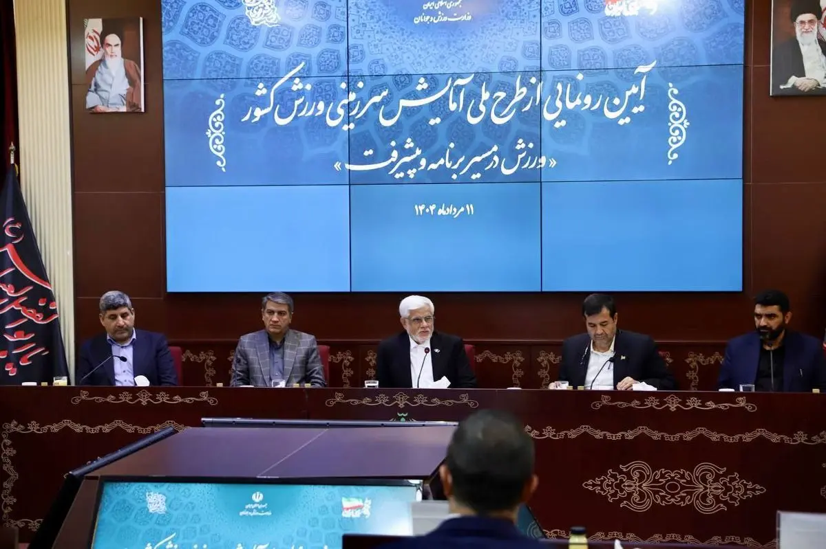 برخی رفتارهای جوانان به دلیل برخوردهای قیم مآبانه با آنان است