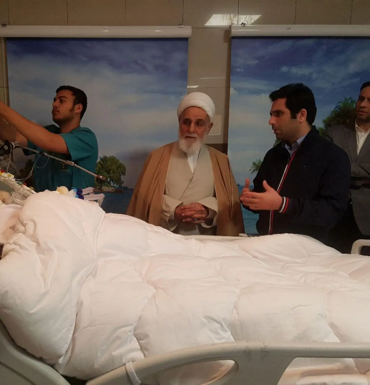 عیادت حجت‌الاسلام ناطق‌نوری از استاد اخلاق