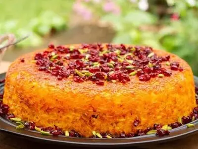 طرز تهیه ته چین مرغ زعفرانی در قابلمه
