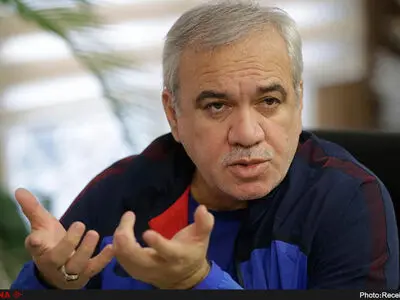 برای مدیری که قرار نیست تغییر کند؛ بس است دیگر آقای فتح الله زاده 
