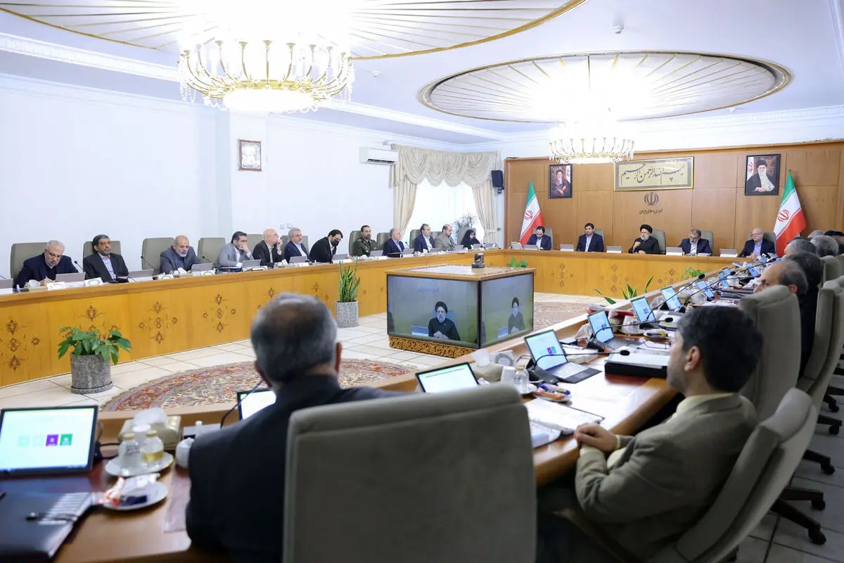 دستگاه‌های اجرایی تمام همت خود را برای خدمت‌رسانی بهتر به ملت بزرگ ایران در ایام تعطیلات به کار گیرند 