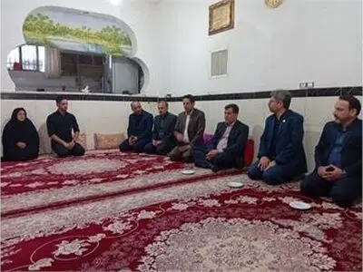 دیدار نماینده وزیر کار با خانواده کارگران جان‌باخته حادثه معدن طبس