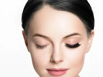 کاشت هیجان انگیز به صورت مژه طبیعی