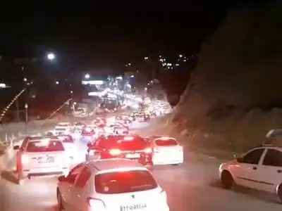 سرهنگ خانپور رئیس عملیات ویژه پلیس راه راهور فراجا: جاده هراز مسیر(شمال به جنوب)، محدوده گزنک به پلور، به منظور تخلیه بار ترافیکی تا اطلاع ثانوی یک‌طرفه شد + فیلم