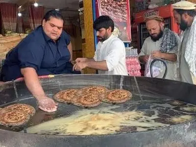پخت محبوب‌ترین چاپلی کباب جهان در افغانستان+ فیلم