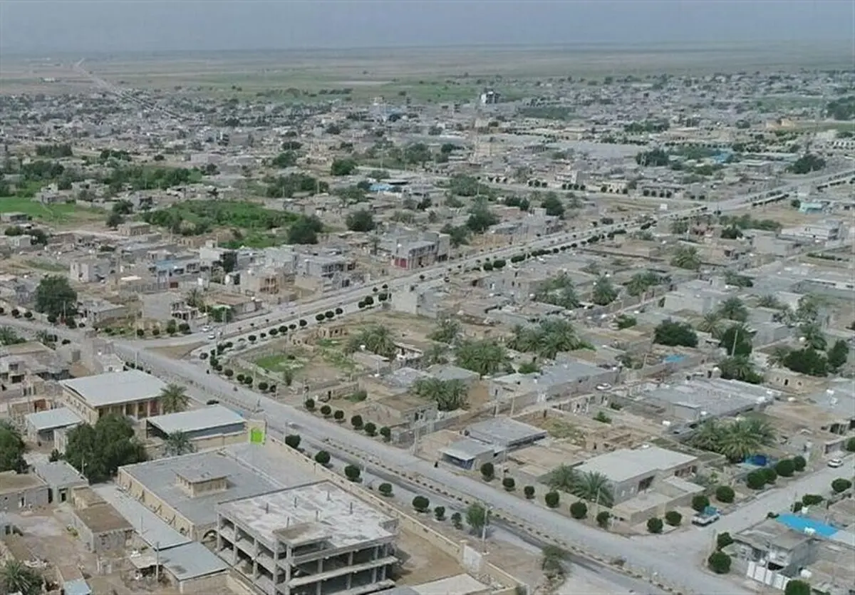 قطعی آب و برق، زندگی مردم دشتی را در گرمای بالای ۵۰ درجه مختل کرده است/آبرسانی در شهر کاکی جیره بندی شده است