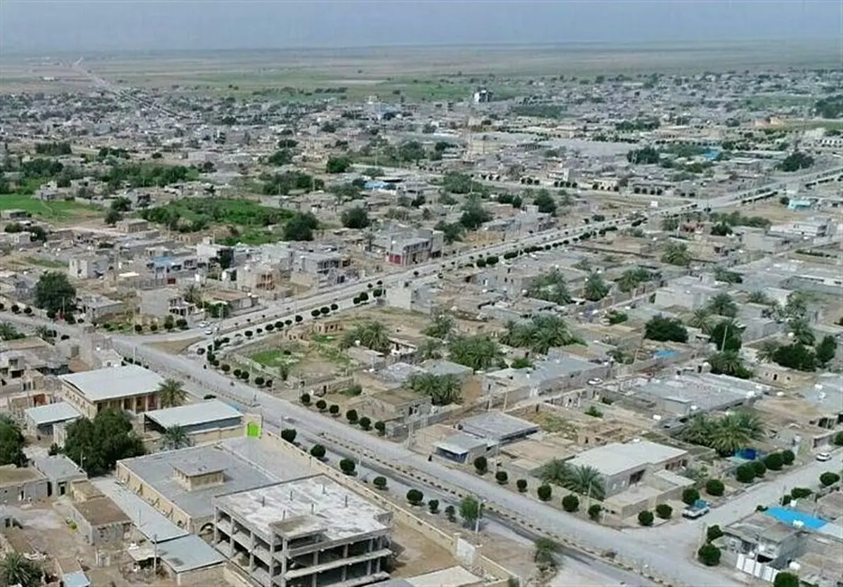 قطعی آب و برق، زندگی مردم دشتی را در گرمای بالای ۵۰ درجه مختل کرده است/آبرسانی در شهر کاکی جیره بندی شده است