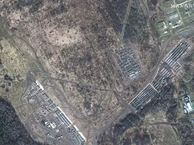 Satellite images show Russian military build-up near Ukraine borders