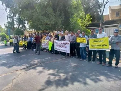 تجمع صنفی بازنشستگان کارگری در چند شهر/ درمان رایگان می‌خواهیم