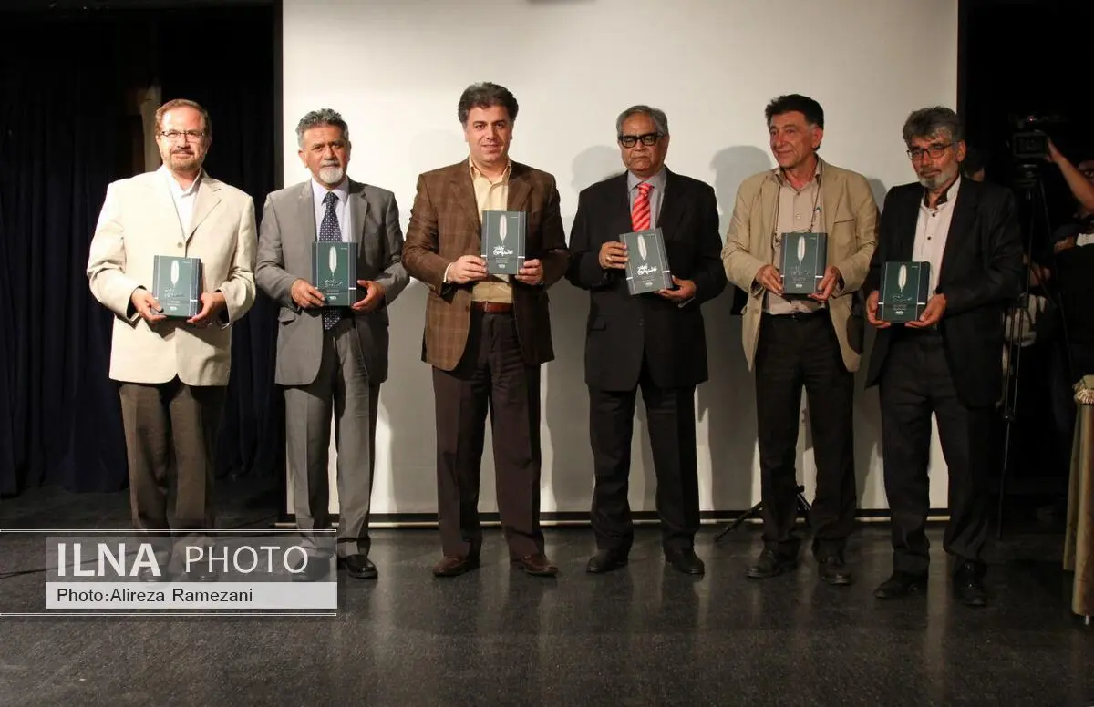 شعر در سطح جهان، سالهای بدی را می‌گذراند
