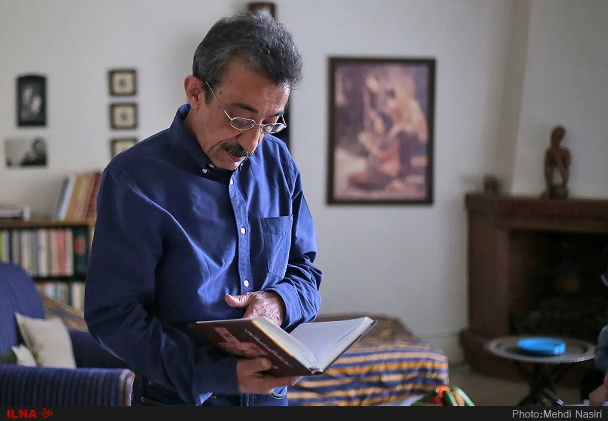 زبان برآمده از هرم قدرتی‌ست که بر مالکیت همه‌جانبه مردان استوار است/نه ادبیات که هیچ‌چیز قادر به حذف مرزهای جغرافیای فرهنگی و سیاسی نیست 