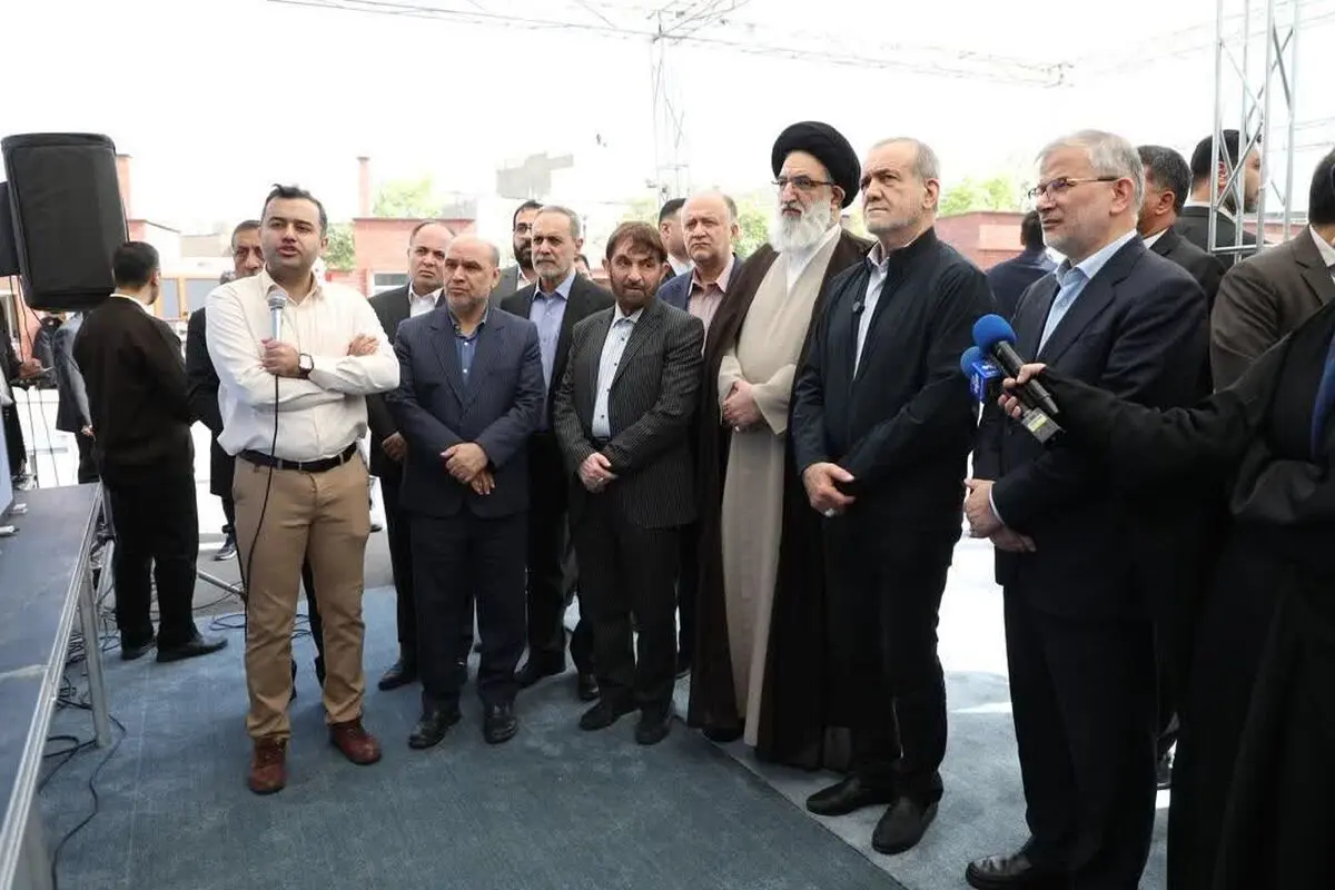 بازدید رئیس‌جمهور از نمایشگاه توانمندی‌های قرارگاه اجتماعی استان البرز 