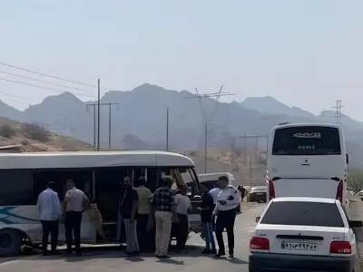 واژگونی مینی بوس در جاده مُهر به گله‌دار با ۱۴ مصدوم