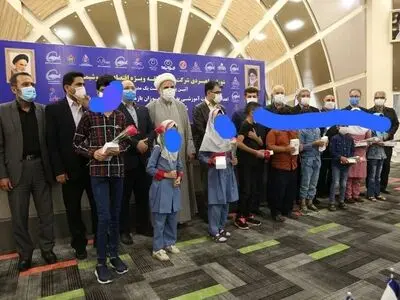 اعتراض یک روانشناس به نحوه توزیع تبلت های اهدایی شورای راهبردی صنایع پتروشیمی/انتشار تصاویر دانش آموزان کم برخوردار، از مصادیق نقض عدالت تعاملی در جامعه است