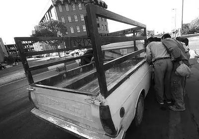 زندگی سخت در میانه رکود و تورم/ نان شب نداریم!