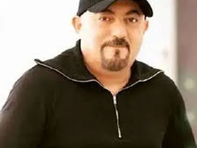 سندی: هنوز هم معتقدم که صدای محسن چاوشی دستگاهی است! +فیلم