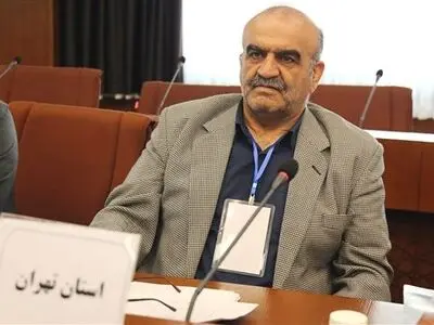 عزیزی: باید به مدیریت جدید زمان داد/به طور کلی چرخه انتخابی تیم ملی را تأیید می‌کنم