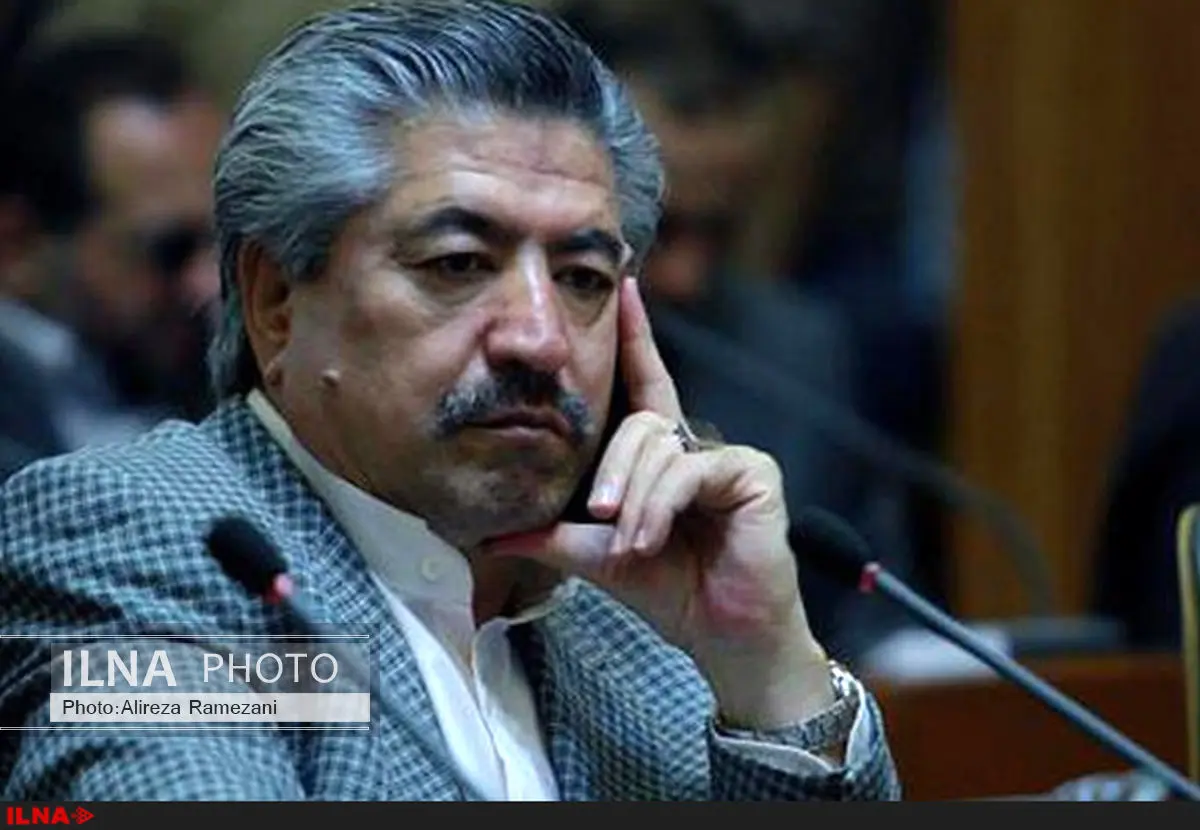 حضور افشاکننده تخلفات در زندان ناپسند است/کوتاهی شورا در کاهش اختیارات شهردار 