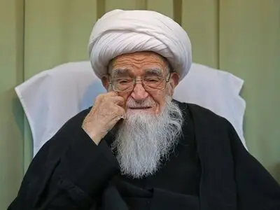 نهادهای دولتی و مردم به حد تمکن از پیام رسان‌های داخلی به‌جای پیام رسان‌های خارجی استفاده کنند