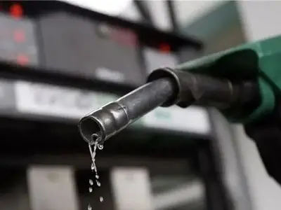 بنزین در بن‌بستِ مافیای خودرو و سیاست‌گذاری لرزان/ چوب حراج بر ذخایر راهبردی یا اصلاحِ ساختار؟
