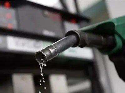 بنزین در بن‌بستِ مافیای خودرو و سیاست‌گذاری لرزان/ چوب حراج بر ذخایر راهبردی یا اصلاحِ ساختار؟
