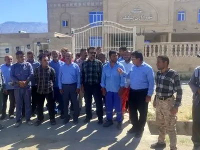 کارگران شهرداری لیکک: ۷ ماه حقوق نگرفته‌ایم/ شهردار: به دلیل مسدود بودن حساب‌ها توان پرداخت نداریم!