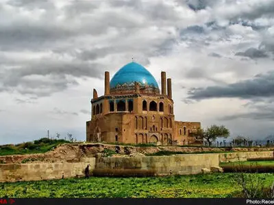 نمایشگاه دائمی سنگ‌نوشته‌‌های تاریخی در گنبد سلطانیه/ کشفیات جدید از طراحی نام حضرت علی (ع)/ سلطانیه پایگاه پژوهش‌های ایلخانی می‌شود