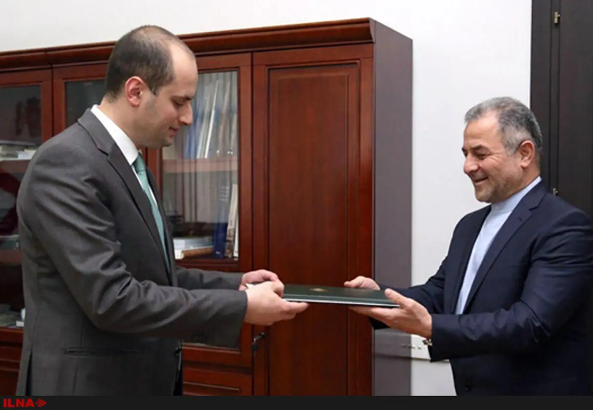 تقدیم رونوشت استوارنامه سفیر ایران به وزیر خارجه گرجستان