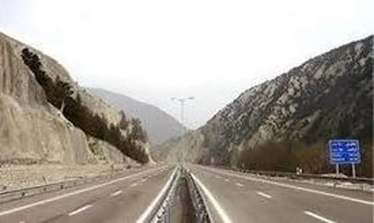 بازدید وزیر راه و شهرسازی از روند ریل گذاری راه‌آهن تهران – همدان